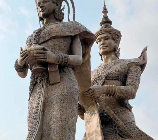 Statue of Preah Thong Neang Neak